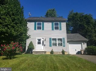 12 Theresa St, Ewing, NJ 08618
