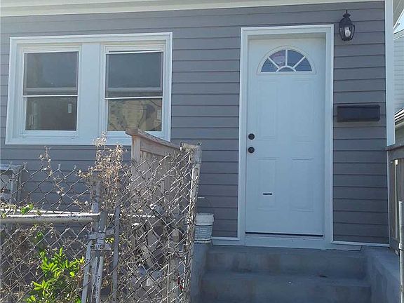 4th image of 441 Beach 43rd St #A