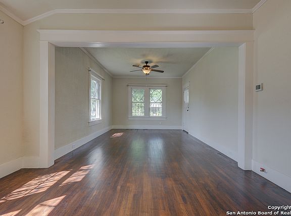 4th image of 1128 W Gramercy Pl