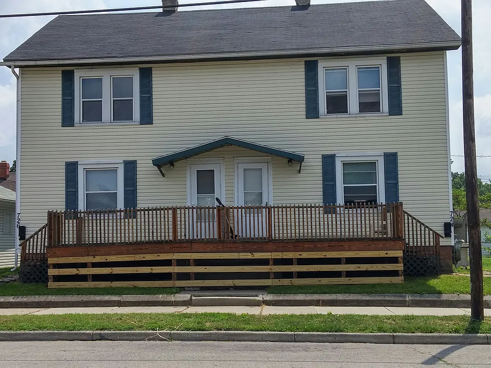 724 is on the right side. You also get half the front deck.