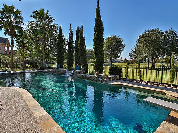 4th image of 13919 Winding Springs Dr
