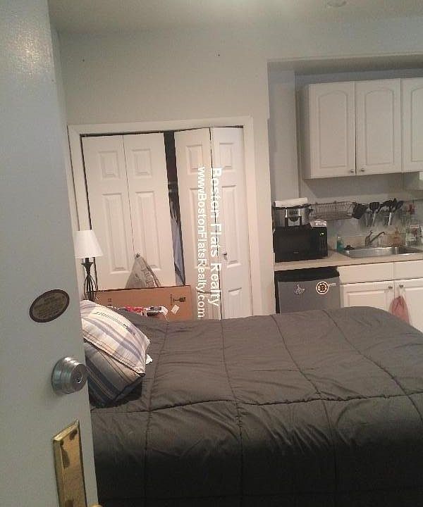 2nd image of 172 Saint Botolph St APT 02