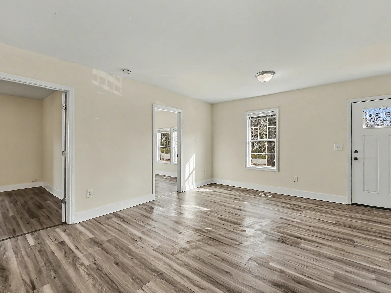 4 bed, 1600 sqft, $2,200 — Photo 2