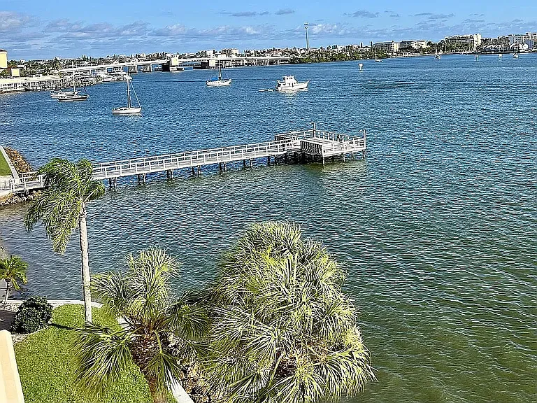 4750 Cove Cir #503 — Photo 1
