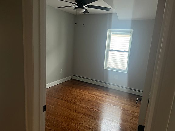 4th image of 107-37 156th St #1