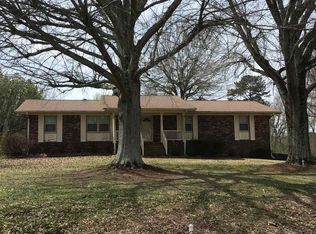 202 Hinds Cir NE, Arab, AL 35016