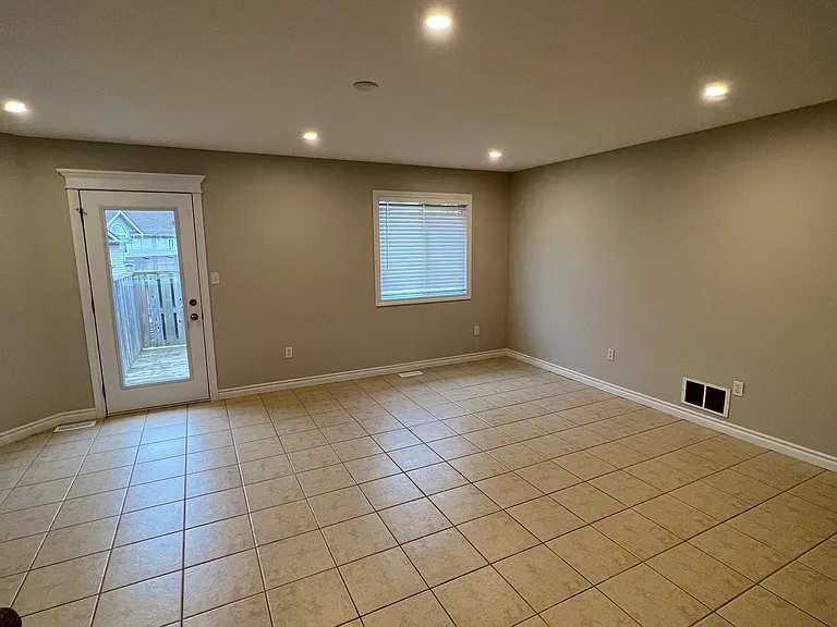 47 Pettitt Dr — Photo 4
