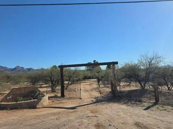 1325 W Hawk Way, Amado, AZ 85645