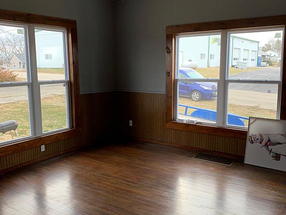 4th image of 1009 School St
