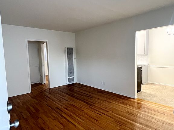 2nd image of 830 Wilcox Ave #9
