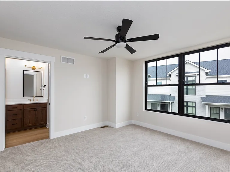 2817 SW 24th Ln — Photo 12
