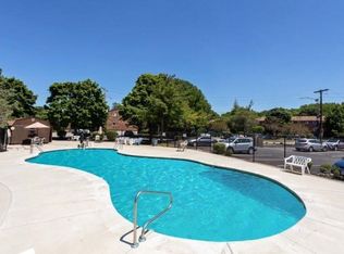 28 Bryon Rd #3, Chestnut Hill, MA 02467