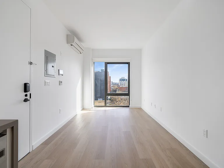 527 Grand Ave #405 — Photo 3