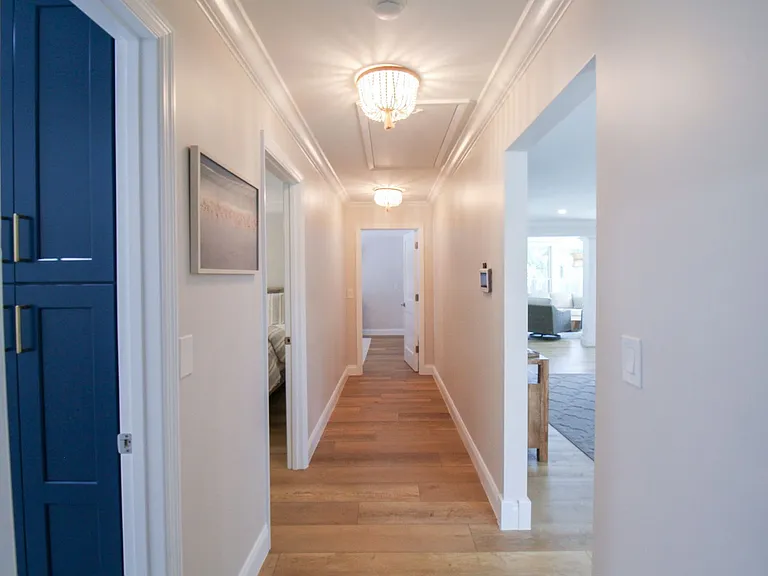 691 Russell St — Photo 12