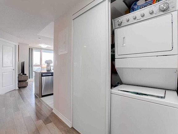 In-Unit Washer and dryer