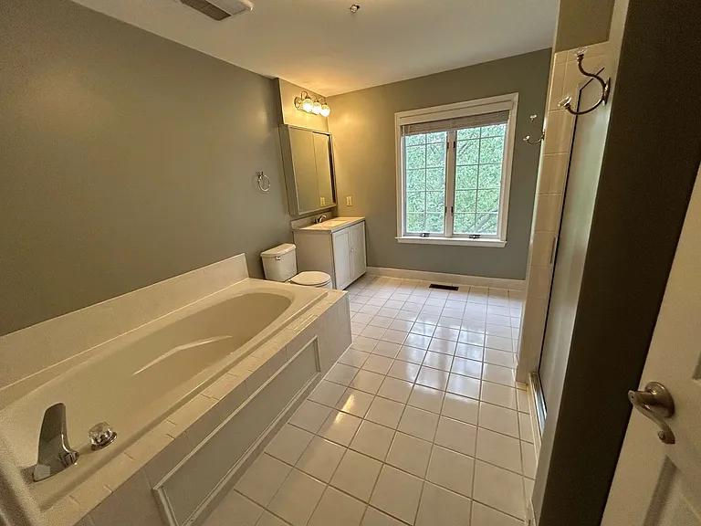 593 W Saxony Dr — Photo 44