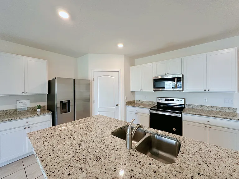 2681 Magnolia Ave — Photo 5