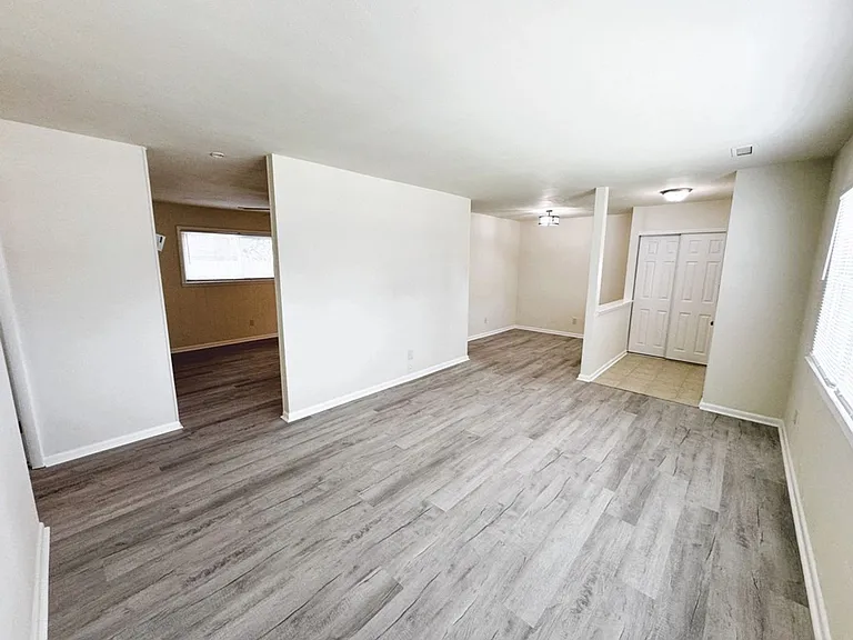 3060 Pewter Rd — Photo 3