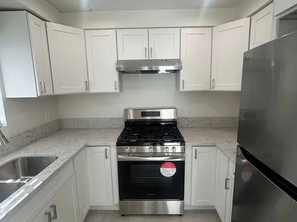 334 W 120th St APT 2, Los Angeles, CA 90061