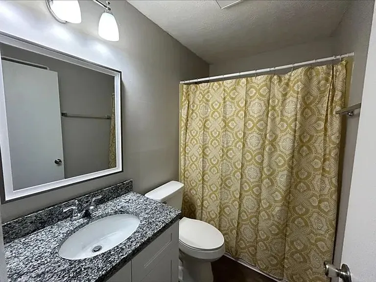 Cedars Apartments — Photo 8