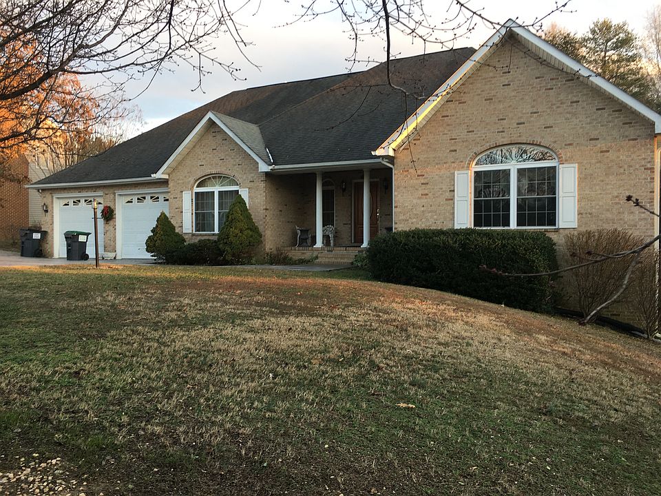 1st image of 32 Woodlawn Ter