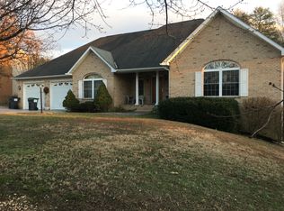 32 Woodlawn Ter, Fredericksburg, VA 22405