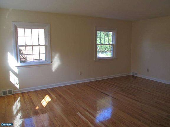 5th image of 602 Arlington Ave