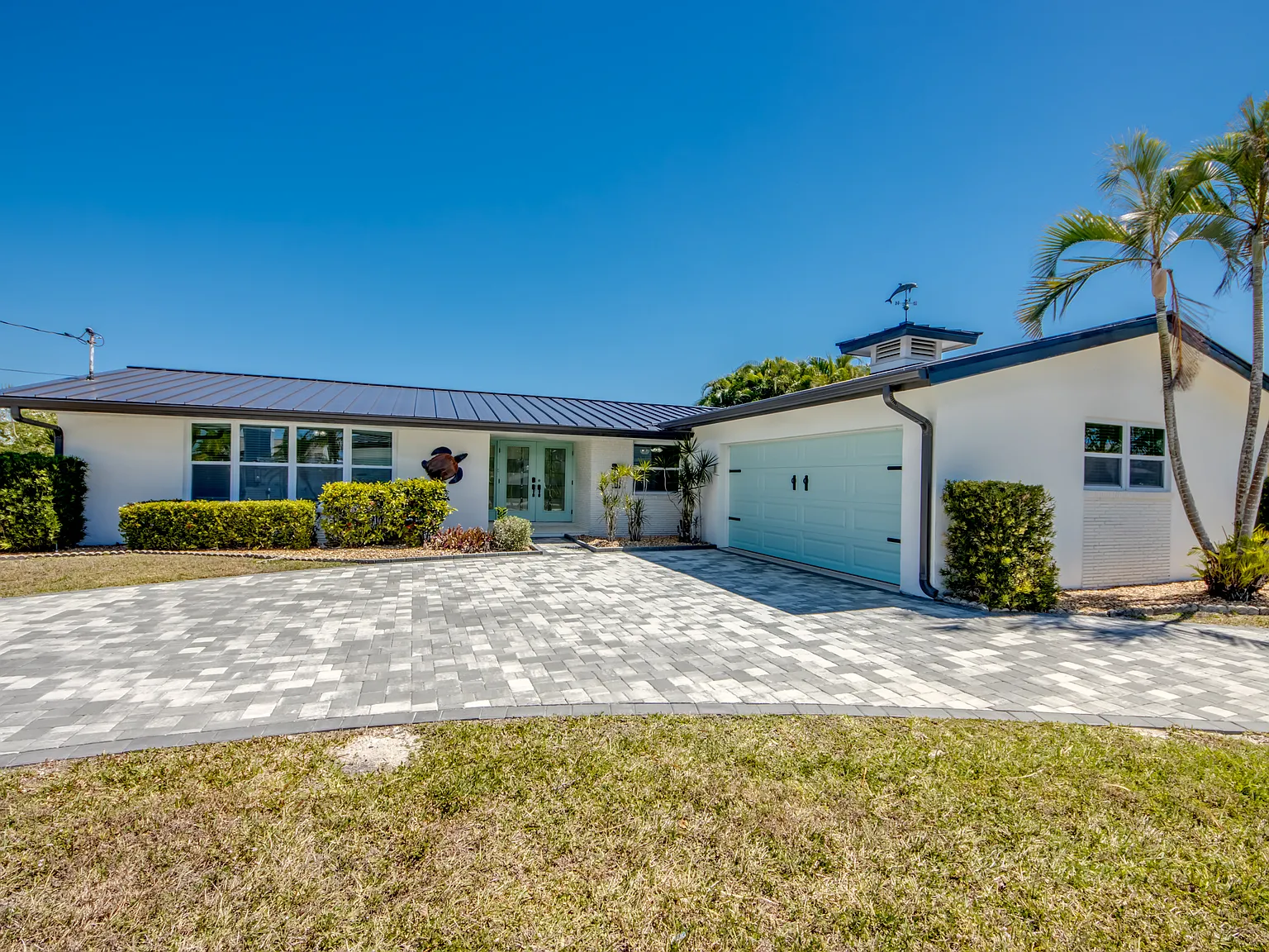 3 bed, 2.5 bath, 1769 sqft, $3,000 — Photo 1