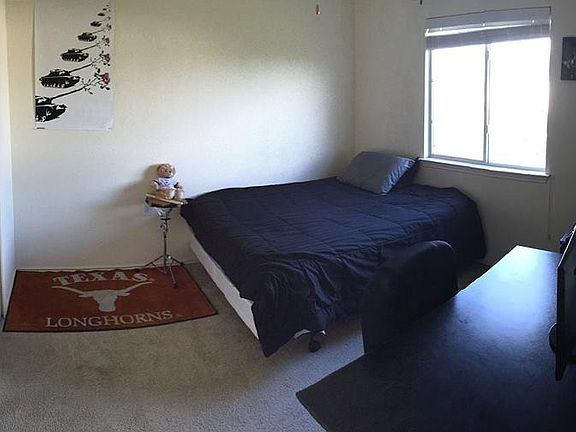 Room for rent from door