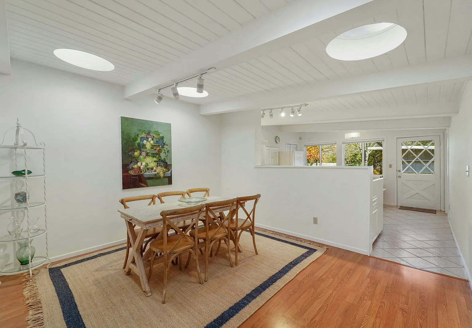 22 Arch Way — Photo 2