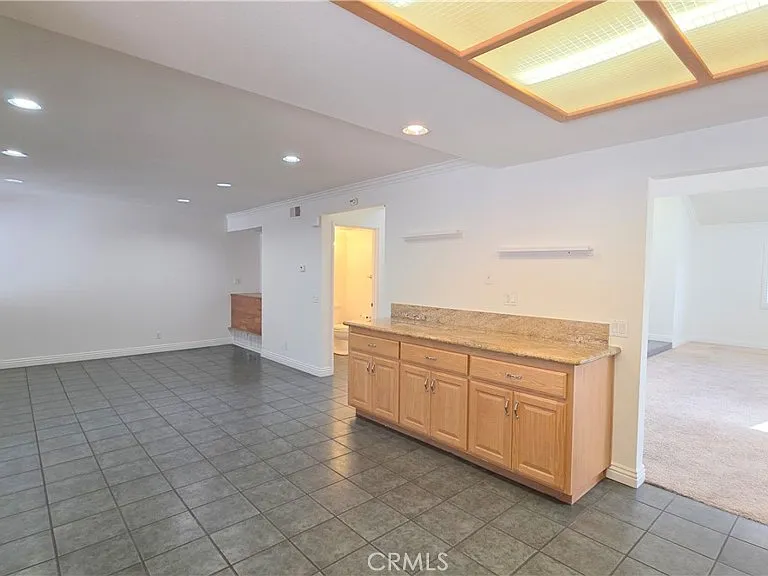 335 Eola Dr — Photo 8