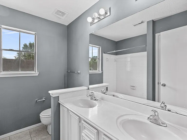 4915 Stone Harbor Dr — Photo 37