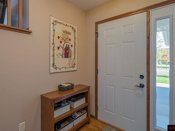 3rd image of 212 Harbor Hill Dr