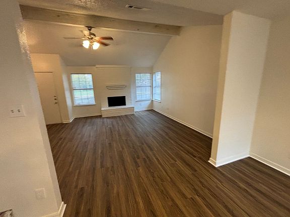 5th image of 2514 Livingston Ln