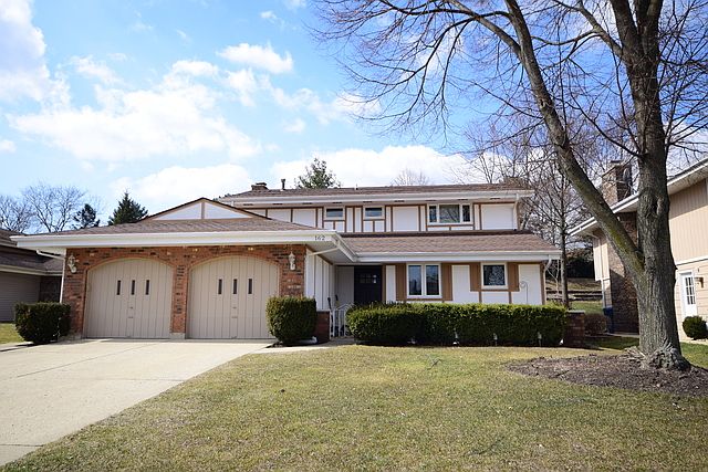 1st image of 162 Cambridge Ln