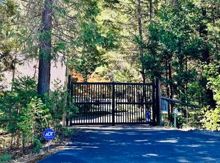 207 Iris Ln, Grants Pass, OR 97526