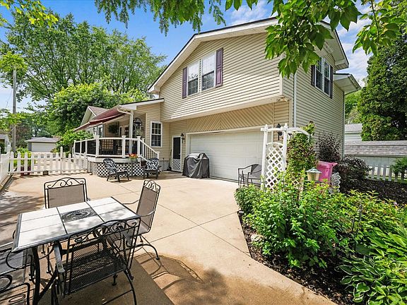 3rd image of 2089 S Willow Cove Dr