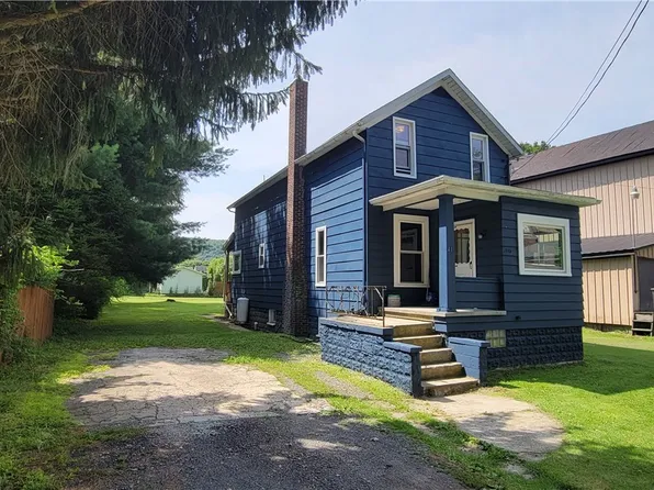 41 Water St, Hooversville, PA 15936