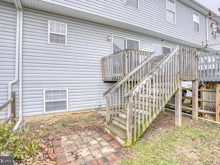 407 Champs Ln — Photo 33