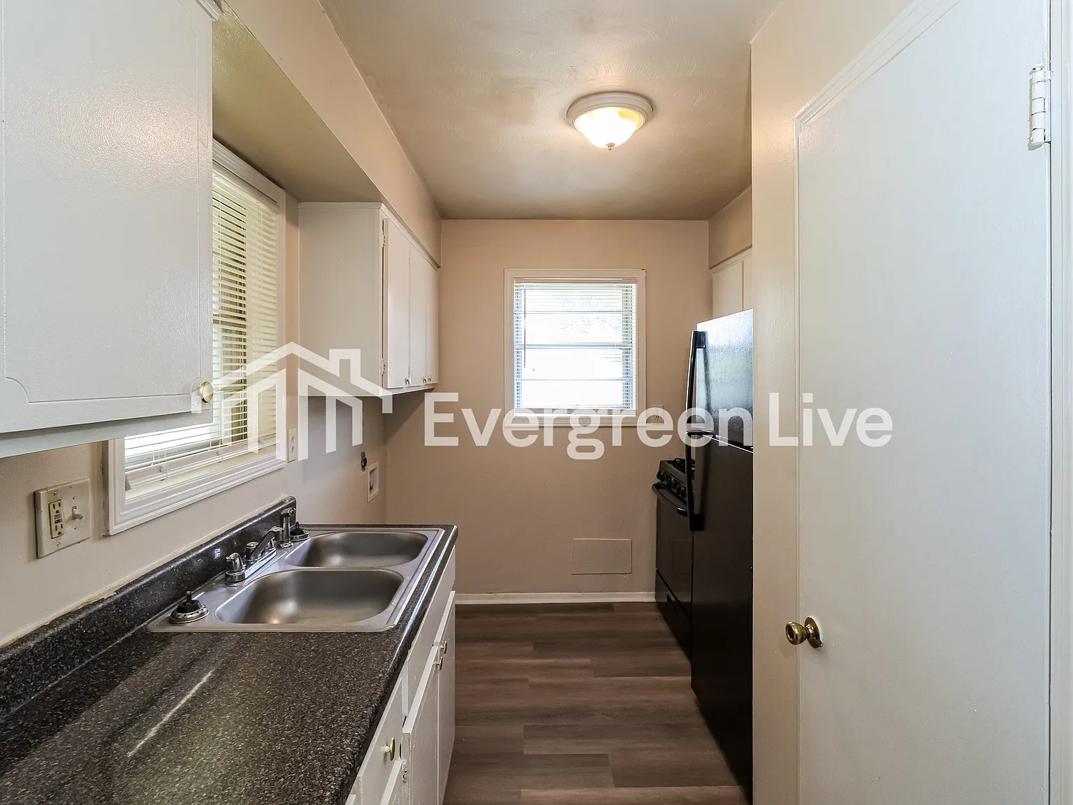 3 bed, 2.0 bath, 1064 sqft, $1,095 — Photo 4