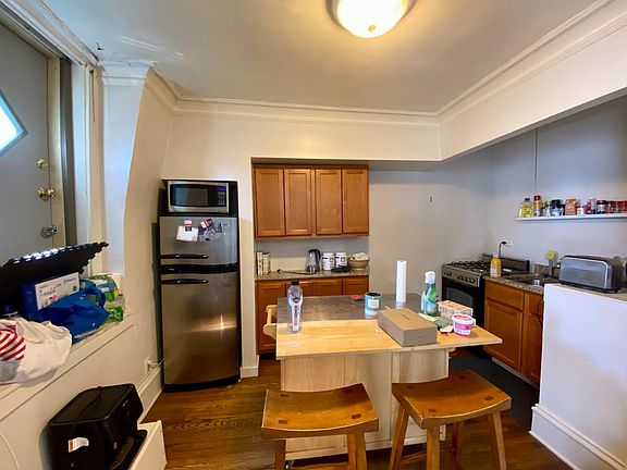 3rd image of 1945 N Lincoln Ave APT 4F