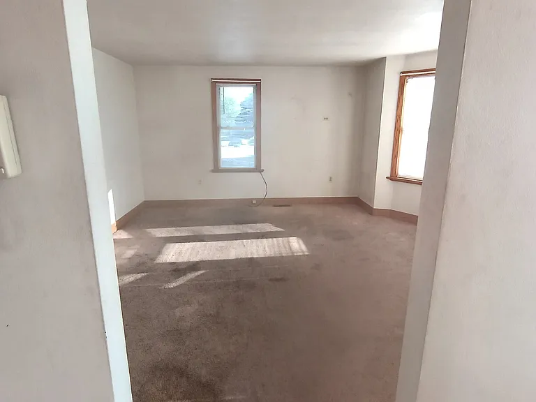 1 W Hanover St #1 — Photo 3