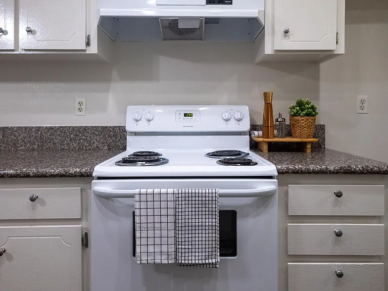 Continental Apartment Homes — Photo 12