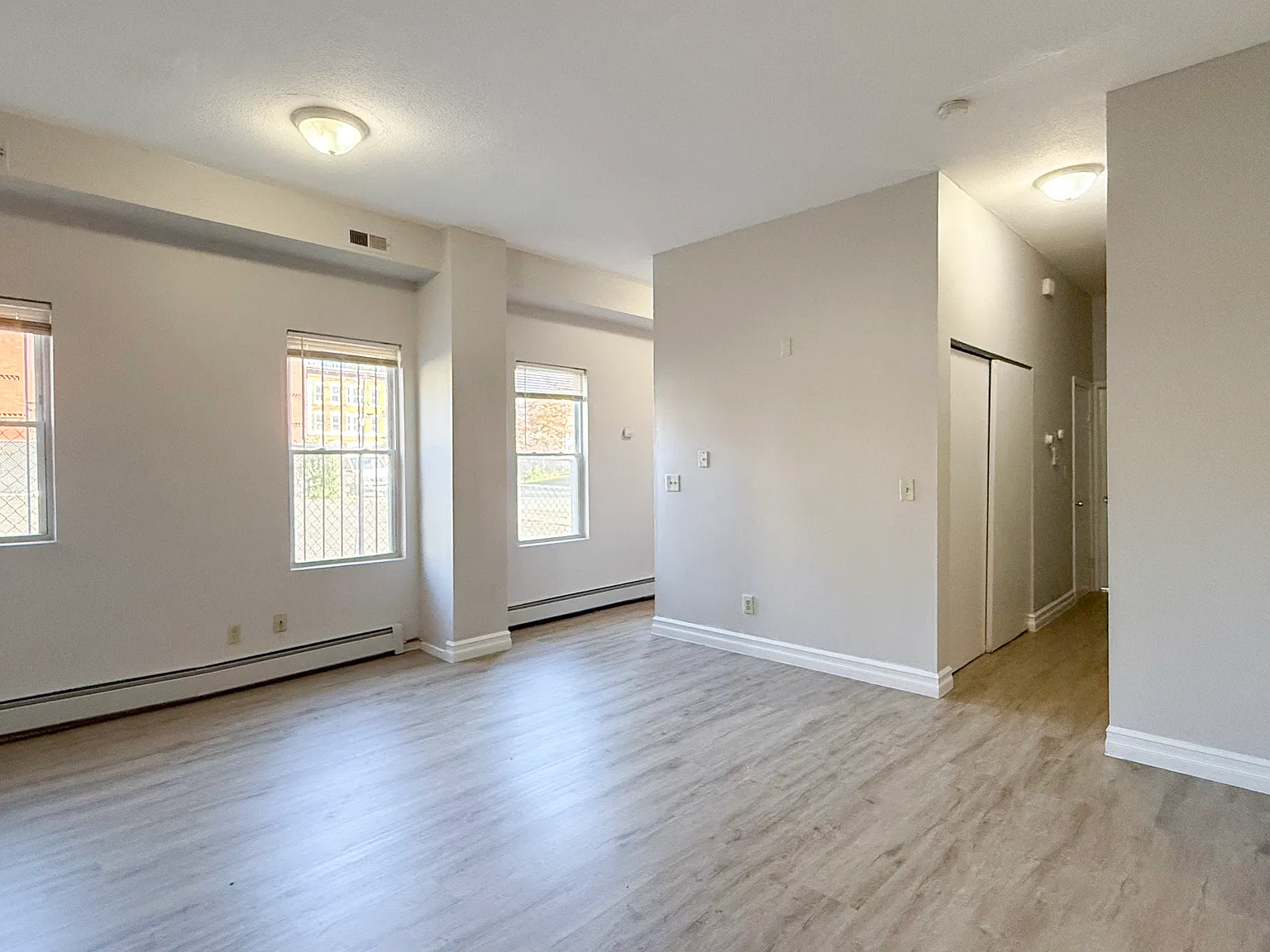 1 bed, $1,300 — Photo 3