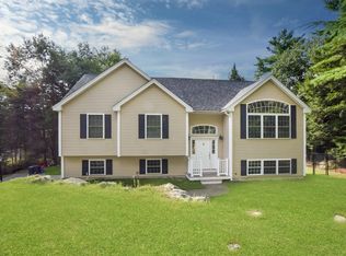 11 Merry Hill Rd, Barrington, NH 03825