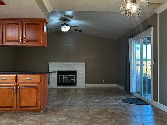 4th image of 520 S Silver Ridge St