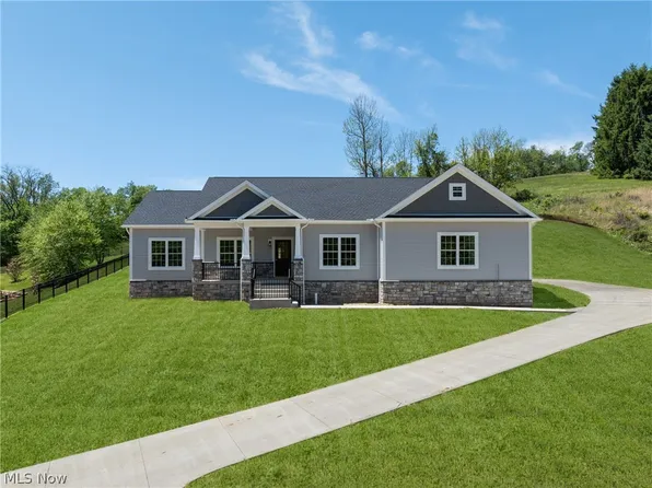 497 Pembroke Dr, Triadelphia, WV 26059