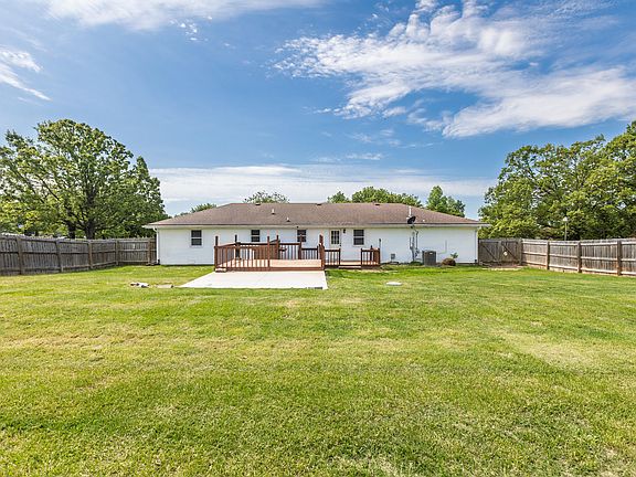 3rd image of 961 Brentwood Drive
