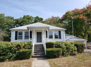 79 Amesbury St, Dracut, MA 01826