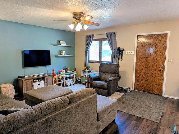 5th image of 1013 S Harrington Cir